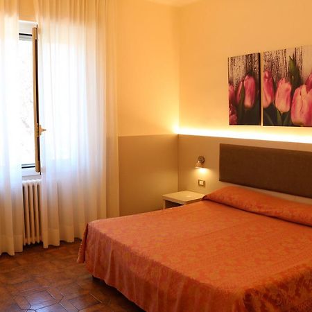Dipendenza Aurora Daire Pavia Dış mekan fotoğraf